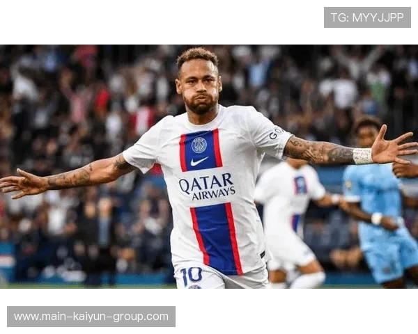 内马尔后仰抽射技术质量极高